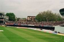 MCC welcomes us to Lord's while scoreboard malfunctions!